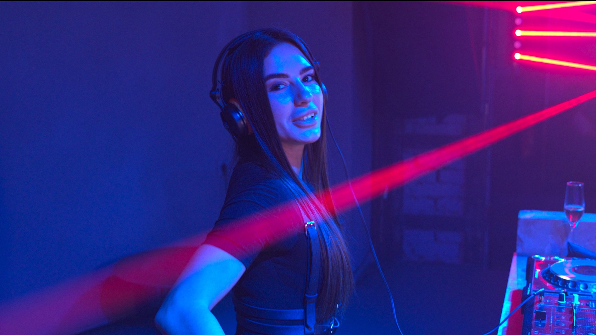 Lisa Marty| Red Room DJ Set. Indie Dance; Afro House