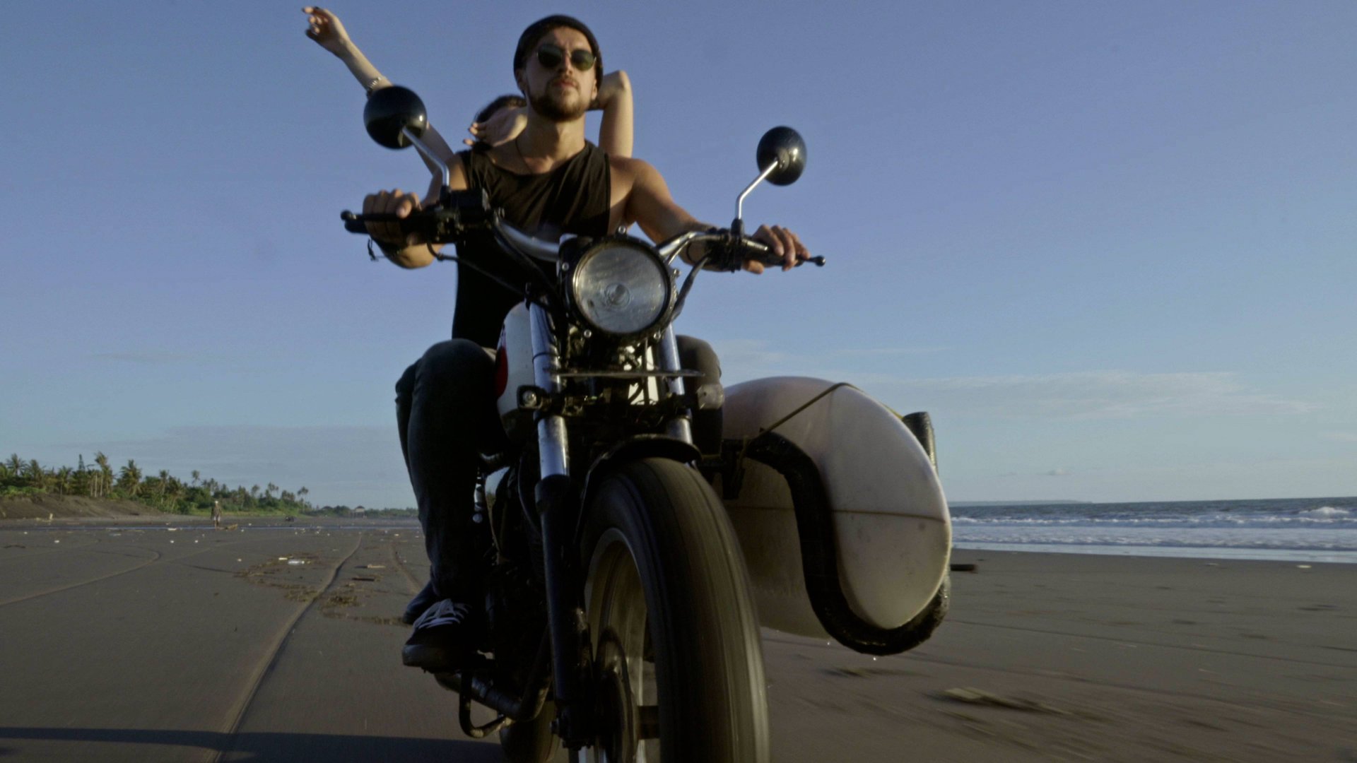 Море, солнце и луна - смотреть онлайн