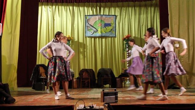 Танцевальный кол-в Серпантин. танец Девчата. смотреть онлайн