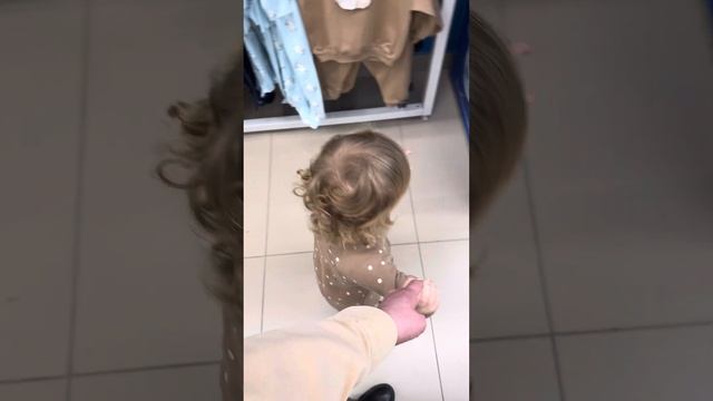 Зашли в детский магазин. Что выберет Лука смотреть онлайн