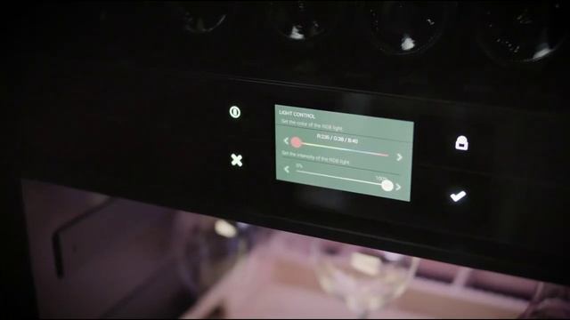 Зона подачи — винный климатический шкаф ASKO смотреть онлайн