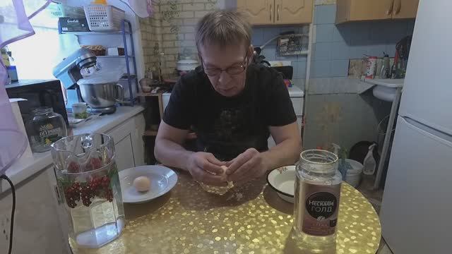 Чистка яиц водой. смотреть онлайн