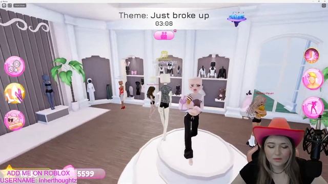 LIVE🔴 | Playing Dress To Impress :)