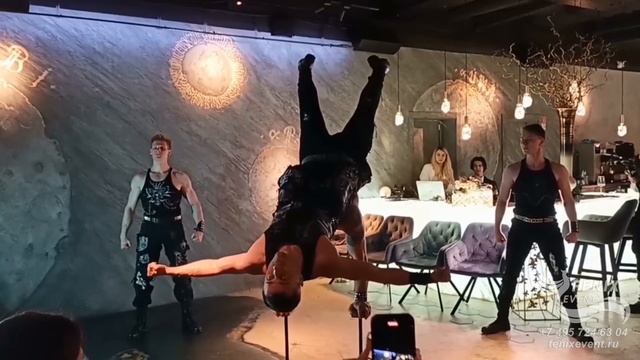 Заказать силовое акробатическое шоу на праздник, свадьбу и корпоратив в Москве - акробаты на юбилей смотреть онлайн