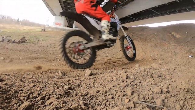 Electric motorcycle - лупит на все бабки !!! смотреть онлайн