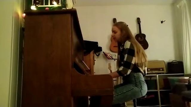 Castles - Freya Ridings смотреть онлайн