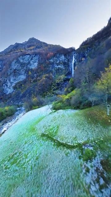 Как-же красиво ♥️
Особенно момент с водопадом🔥
Кадры сняты на DJI Avata2 смотреть онлайн