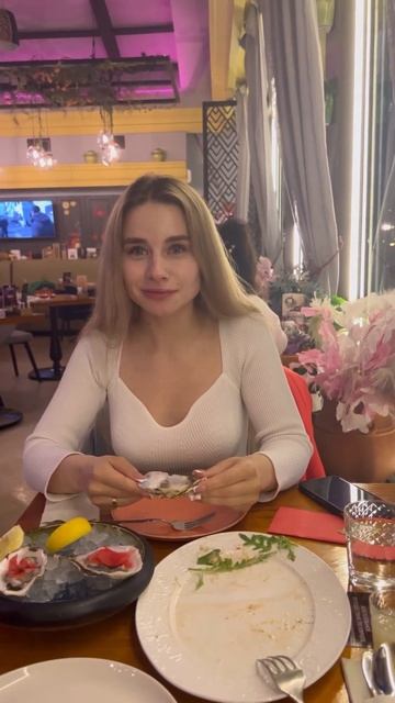 Впервые попробовала устрицы #устрицы #ресторан смотреть онлайн