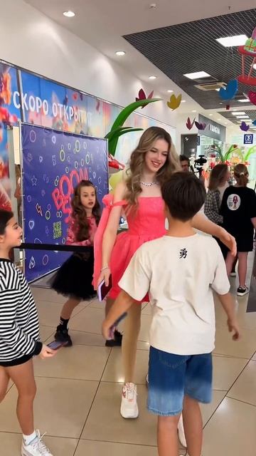 Встреча с фанатами #supersofi смотреть онлайн