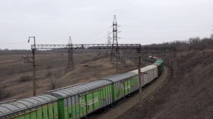 Электровоз ВЛ80С-19231945А с грузовым поездом