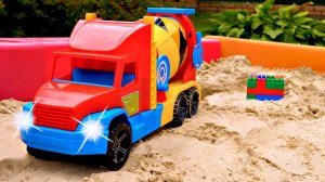 Большая машинка  бетономешалка сломалась. Крутые видео для мальчиков