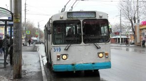 Троллейбус Екатеринбурга ЗиУ-682Г [Г00] борт. №319 маршрут 38 на остановке "Бакинских Комиссаров"