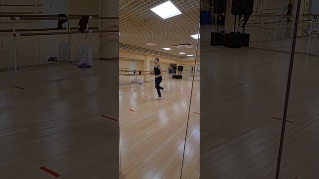 Salsa #salsa #footwork #solo | Александр Бадальянц смотреть онлайн