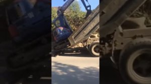 Погрузка мини экскаватора в Камаз
