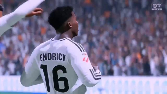 ЕА удалила празднование гола из FC25 из-за обвинений в расизме смотреть онлайн