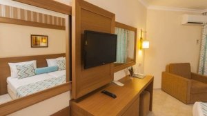 Iz Flower Side Beach Hotel