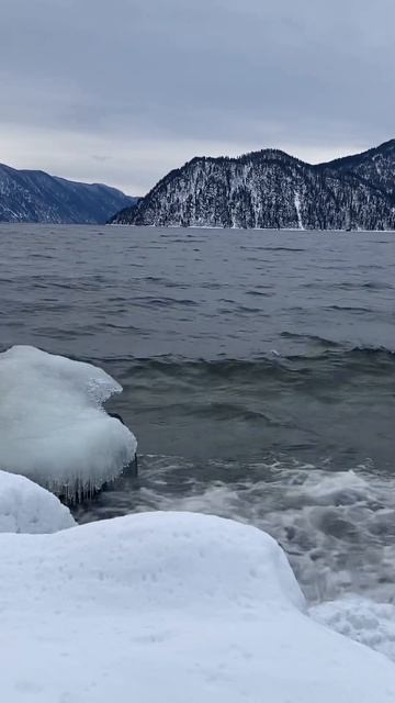 Телецкое озеро в январе с.Яйлю смотреть онлайн