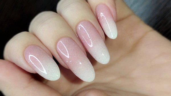 Нежный френч омбре, маникюр baby boomer nails (обычный лак)