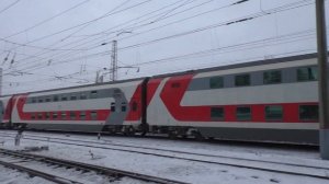 С Новым годом ЭП1М-557 с двухэтажным поездом №44 Москва - Имеретинский курорт