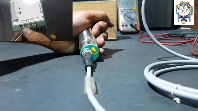 PEPPERL+FUCHS UB2000-30GM-E5-V15 | UB2000-30GM-E5-V15 Sensor Teaching in Hindi. смотреть онлайн