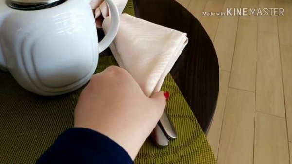 Опять Тустань. Пришли перекусить.