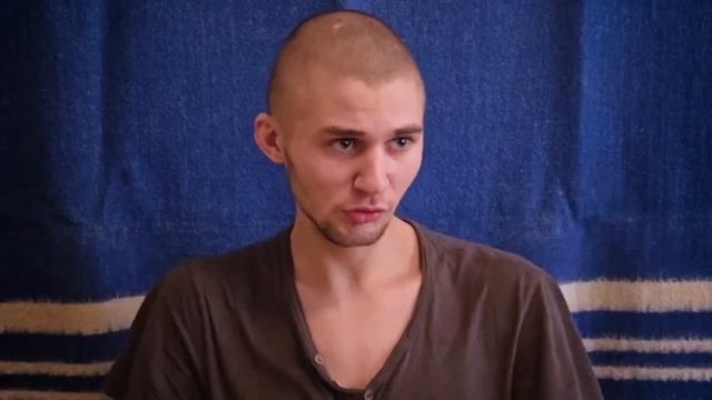 Пленный ВСУшник пришел сдаваться и взяли у него интервью. смотреть онлайн