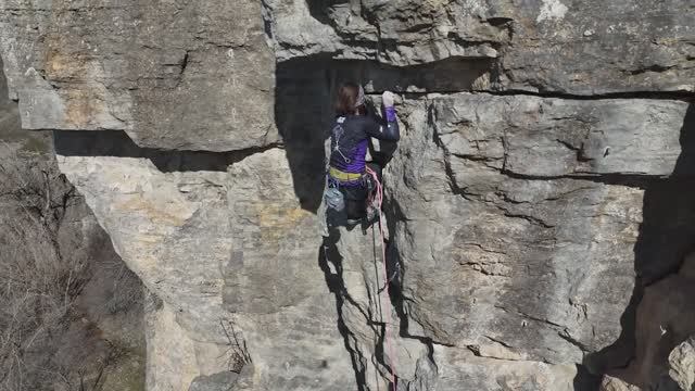 Rock Climbing | Пролаз Инны Кравченко, Перфекционист 6B. Скалолазание. Жироновские скалы.