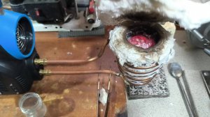 ИНДУКЦИОННАЯ ПЛАВКА АЛЮМИНИЯ в керамическом тигле. Индукционная печка из бюджетного сварочника.