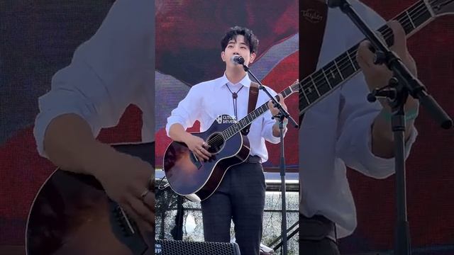 220903 The Rose (더 로즈) She’s In The Rain - Dojoon fancam (도준 직캠) @ Someday Festival 2022 in Seoul смотреть онлайн