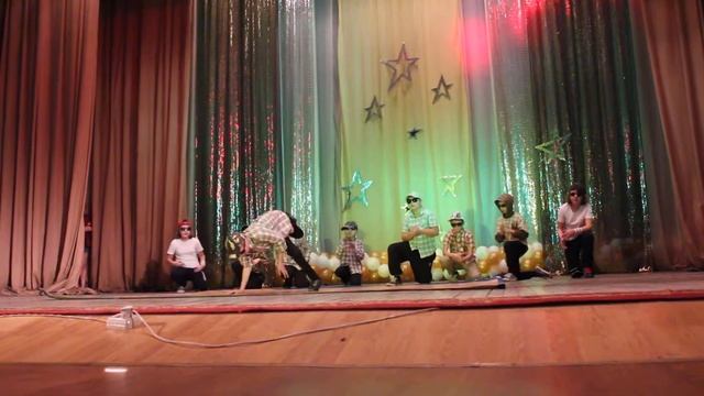 Green Dancers(Дети) - Маленькие Шпионы смотреть онлайн