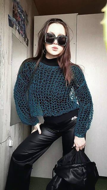 как вам образ с этой кофтой? 💚 смотреть онлайн