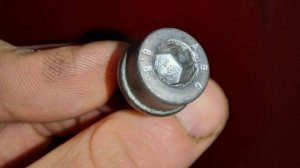 Сорвал грани болта под шестигранник Показываю