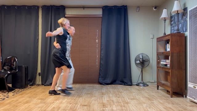 April 2024 Week 1 -- Intermediate Lindy Hop смотреть онлайн