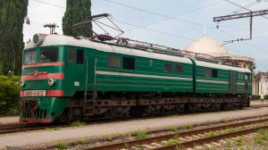 Старинный электровоз ВЛ8-1162 в Абхазии