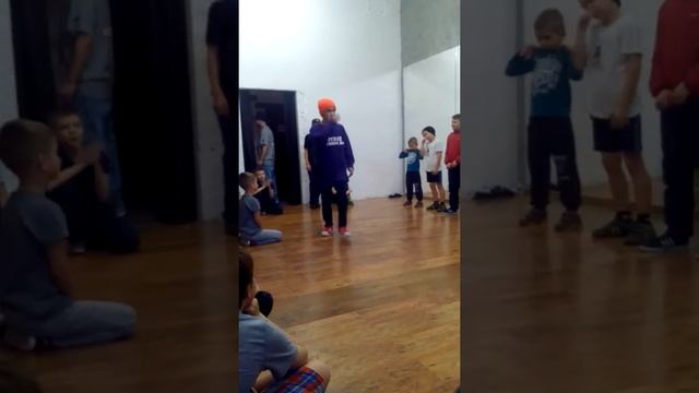 Батл-Кирилл Красный Vs Семён Зорин)Хоть отбавляй