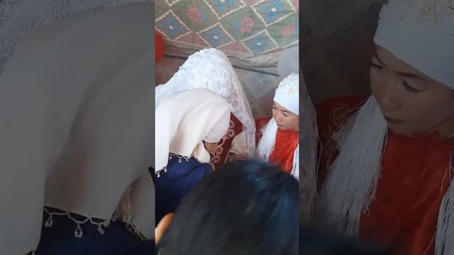 Келінге сырға салу енесі Лаззат смотреть онлайн