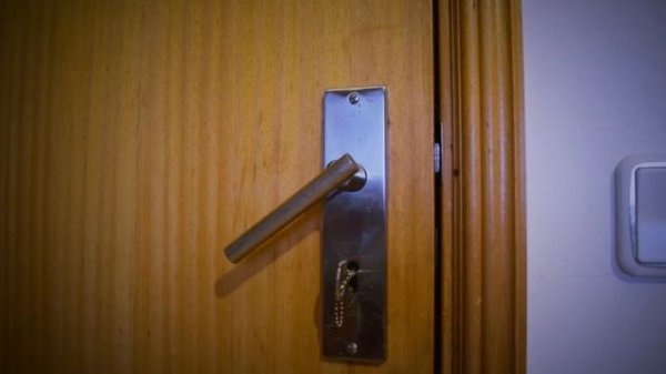 Door Creak (Crimson Peak Parody)