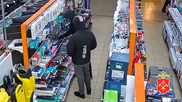 В Киселевске перед судом предстанет местный житель, укравший с подельником из магазина клавиатуры смотреть онлайн