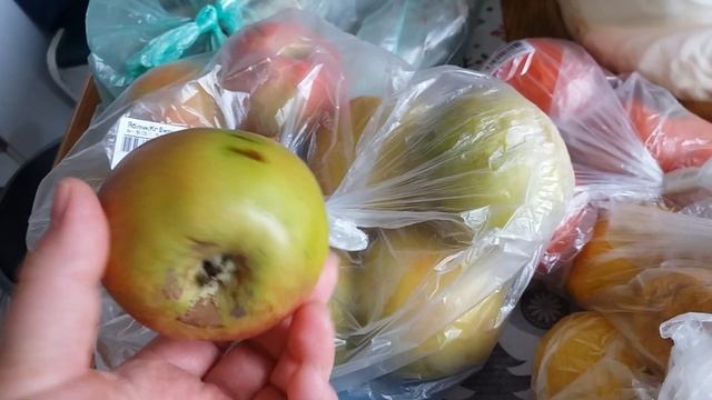 Покупки еды.Кульки для какашек.