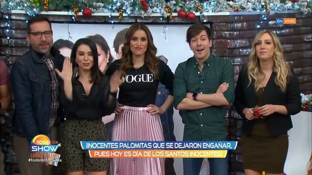 ¡Les hicimos una BROMA a Roger y Cynthia en el día de Los Santos Inocentes! | Todo Un Show смотреть онлайн