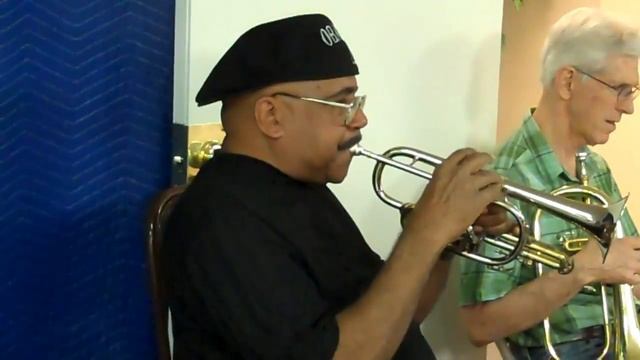 Trumpet Solo by Hugh Ragin смотреть онлайн