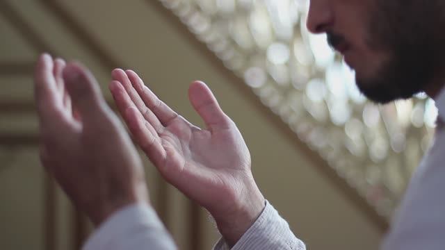 Ураза тотучы кешенең йокысы да гыйбадәт