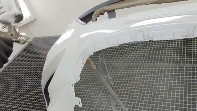 Окраска нового бампера в системе "мокрый по мокрому". смотреть онлайн