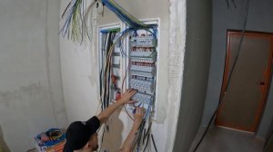 Собрал щит для квартиры, с мастер выключателем и перекидным рубильником для стабилизатора.