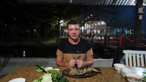 Обзор Bồ Câu Quán! Пангасиус на 4кг на гриле в кафе!