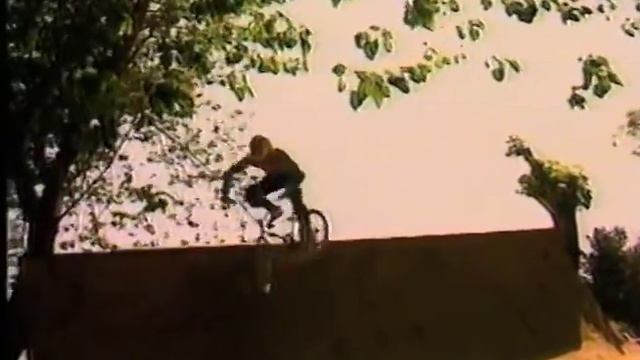 Credits & Bonus // Bully Slow Ride // 1990 смотреть онлайн