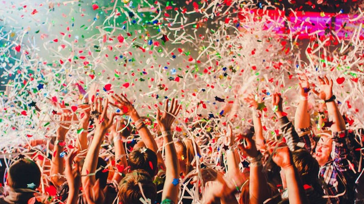 Праздники 18 марта! смотреть онлайн