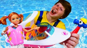 Барби и сломанный Катер - Игры для детей в куклы. Чиним игрушки!