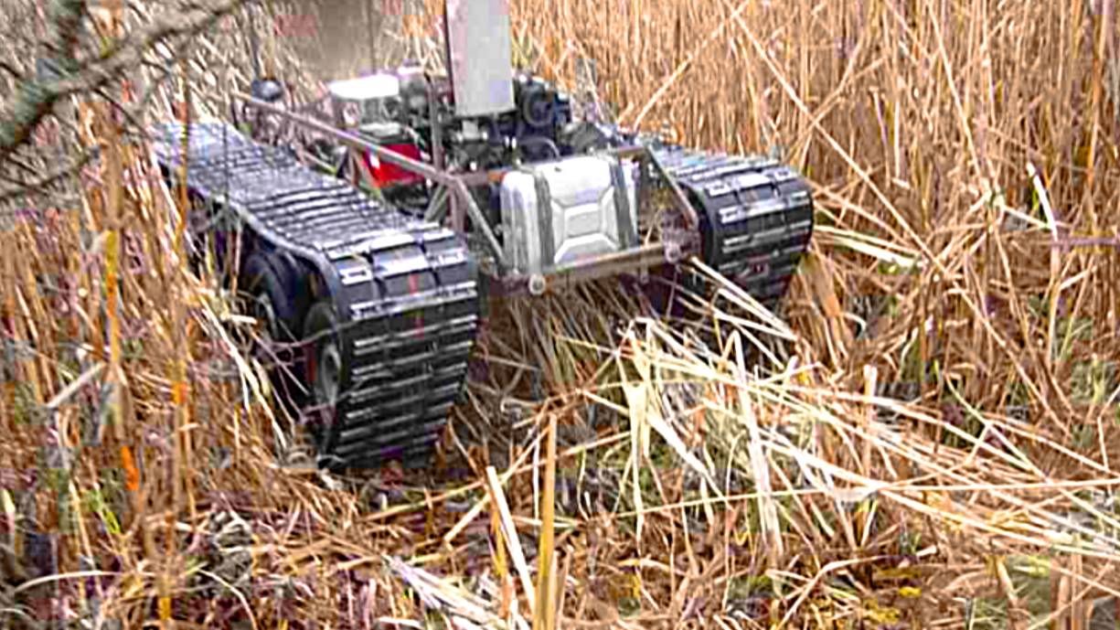 Испытания самодельного гусеничного вездехода смотреть онлайн