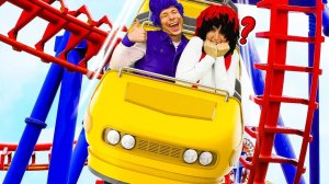 Играем в парке аттракционов! Веселые песенки для детей с Машей Капуки Кануки